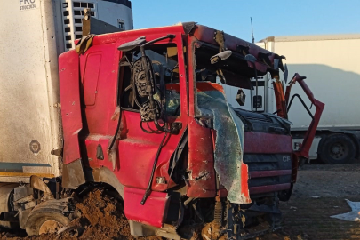 İran’da füze parçasının isabet ettiği TIR'ın görüntüleri ortaya çıktı