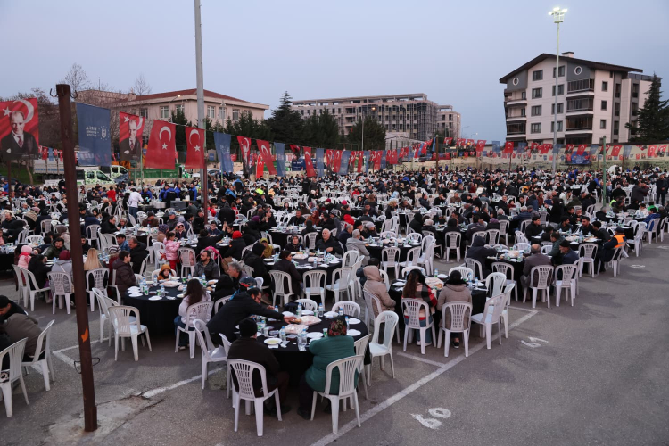 Bursa’nın dört bir yanında Ramazan sofraları kuruluyor - Bursa Hayat Gazetesi-3