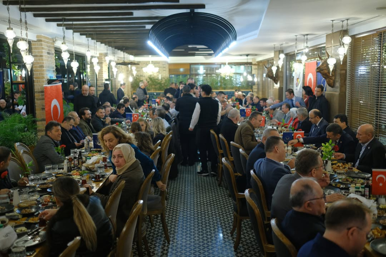 Bursa Ticaret Borsası kent protokolünü sahur sofrasında buluşturdu - Bursa Hayat Gazetesi-4