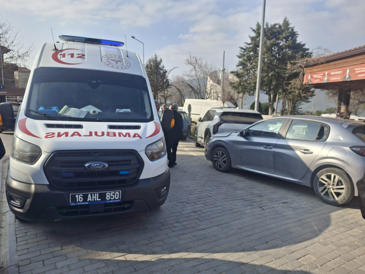 Gemlik’te kalp krizi şüphesi: Önündeki araca çarptı!-Bursa Hayat-2