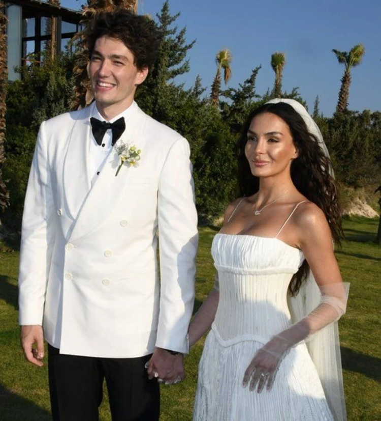 Ebru Şahin’den içten paylaşımlar: “Hiç evleneceğimi düşünmüyordum”-Bursa Hayat-4