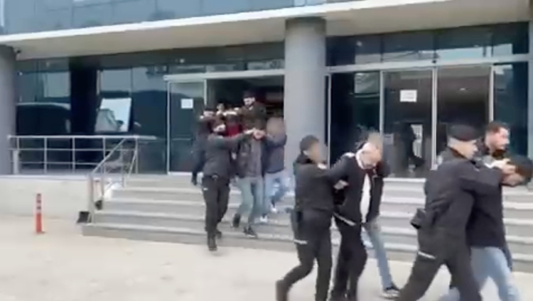 Bursa’da 7 milyar TL’lik yatırım dolandırıcılığı şebekesi çökertildi!-Bursa Hayat-3