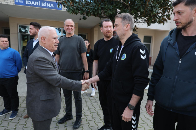 Bursa'da bayram heyecanı: Büyükşehir ailesi bayramlaşmak için bir arada - Bursa Hayat Gazetesi-2