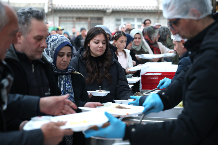Osmangazi’de Ramazan bereketi Altınova’da paylaşıldı - Bursa Hayat Gazetesi-3