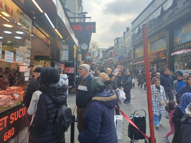 Bursa meydanları bayram öncesi yoğunlukla doldu taştı - Bursa Hayat Gazetesi-3