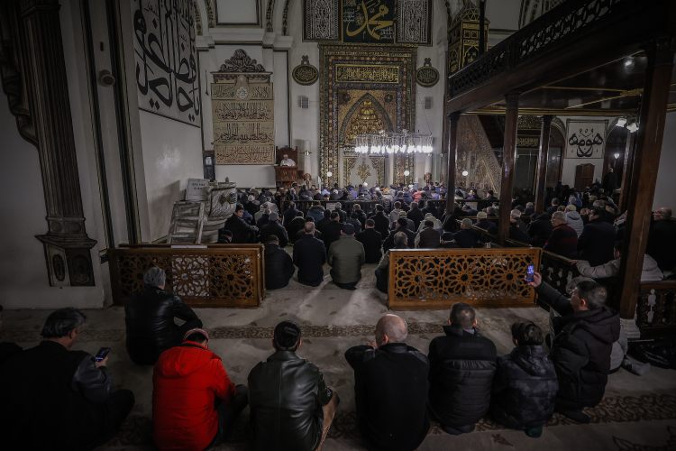 Ulu Cami’de duygu dolu anma! Şehitler için dualar edildi-Bursa Hayat-2