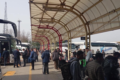 Otobüs biletleri tükeniyor: Bursa terminalinde bayram yoğunluğu