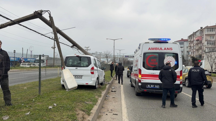 Bursa’da kontrol kaybı facianın eşiğinden döndü!-Bursa Hayat-2