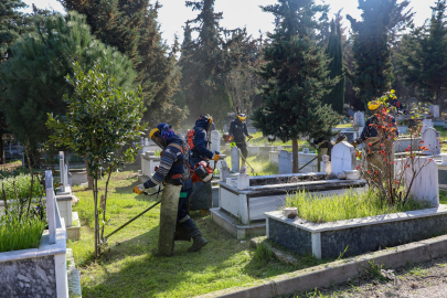 Bursa’da mezarlık ve kent temizliğiyle bayram öncesi seferberlik!