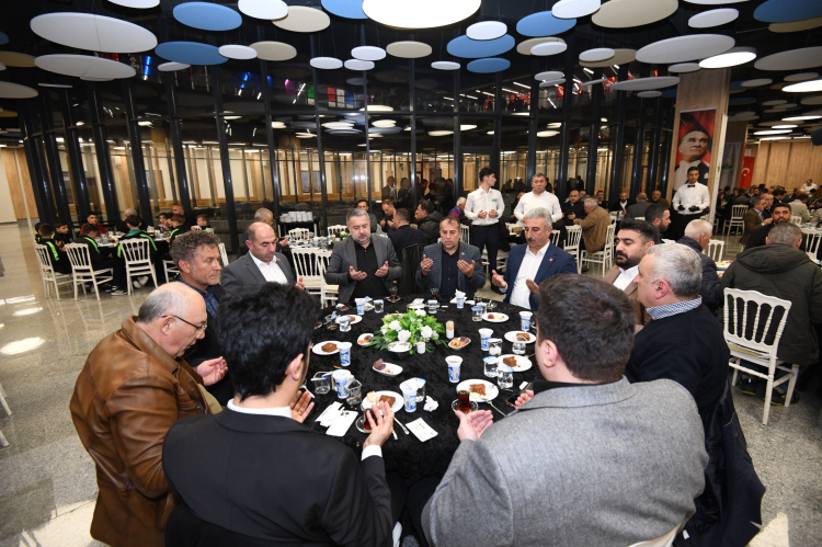 Osmangazi Belediyesi amatör spor camiasını iftarda buluşturdu - Bursa Hayat Gazetesi-2