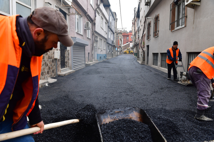 Osmangazi’de asfalt seferberliği Yeşilova’da yollar yenilendi - Bursa Hayat Gazetesi-2