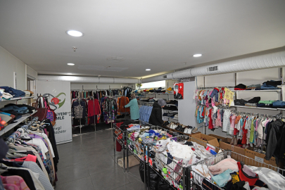 Osmangazi’de iyilik kapısı: Sevgi Mağazası yüzleri güldürüyor!