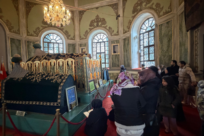 Bursa’da kadim gelenek sürüyor: Sakal-ı Şerif’i görenler gözyaşlarını tutamadı