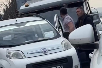 Bursa’da trafiği kilitleyen kavga!