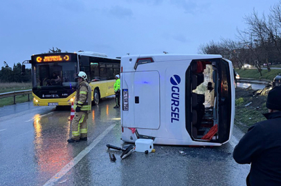İstanbul'da servis midibüsü devrildi: 1 ölü, 9 yaralı!