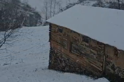 Bursa İznik’te kar yağışı! Yüksek kesimler beyaza büründü