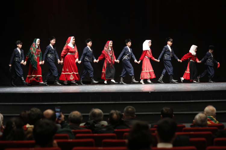 Bursa’da Nevruz coşkusu: Baharın gelişi renkli etkinliklerle kutlandı - Bursa Hayat Gazetesi-4