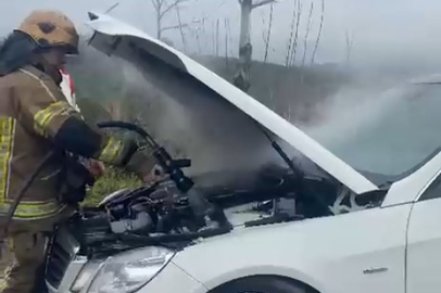 Bursa’da seyir halindeki otomobilden dumanlar yükseldi