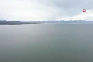 Konya ve Isparta’da Beyşehir Gölü’nden endişe verici görüntüler