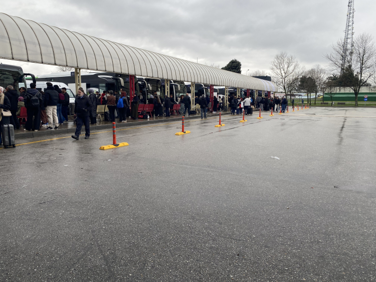 Bursa’da bayram dönüşü başladı: Otobüs terminali doldu taştı!-Bursa Hayat-2