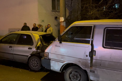 Bursa’da alkollü sürücü trafiği karıştırdı: 4 araç hasar gördü!