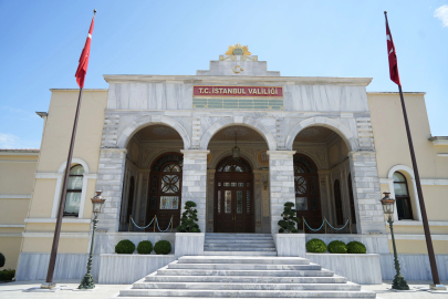 İstanbul Valiliği açıkladı: Enkaz altındaki 5 kişiden 3’ü kurtarıldı!