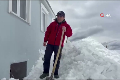 Yayla evlerinde ayı alarmı: Kar alt katları etkisiz kıldı!