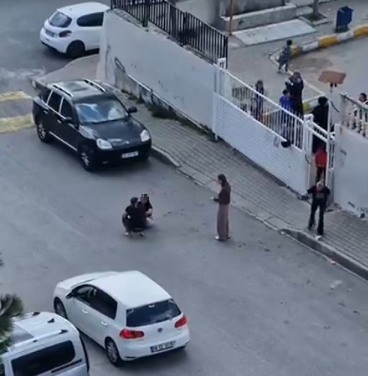 İzmir’de şok görüntüler: Çocukların gözleri önünde şiddet uyguladı!-Bursa Hayat-2