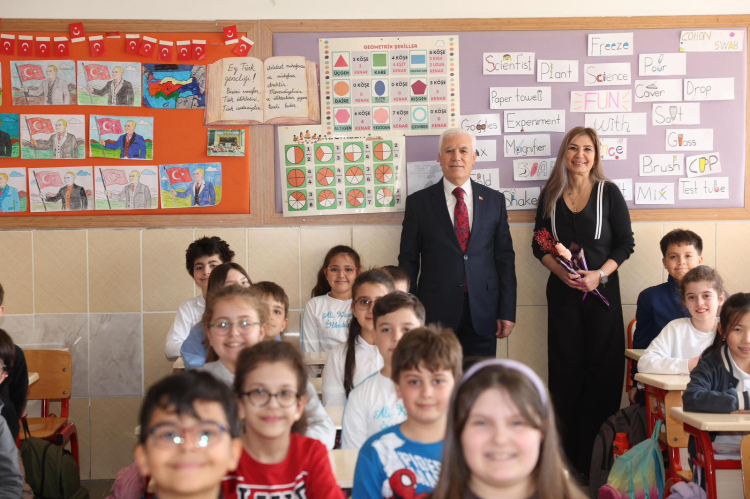 Bursa’da minik öğrencinin sınıf başkanlığı sözü gerçek oldu - Bursa Hayat Gazetesi-3