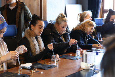 Osmangazi'de parfüm yapım atölyesiyle kokuların dünyasına yolculuk