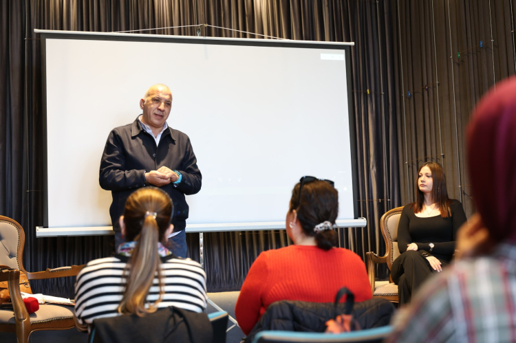 Osmangazi'de parfüm yapım atölyesiyle kokuların dünyasına yolculuk - Bursa Hayat Gazetesi-3