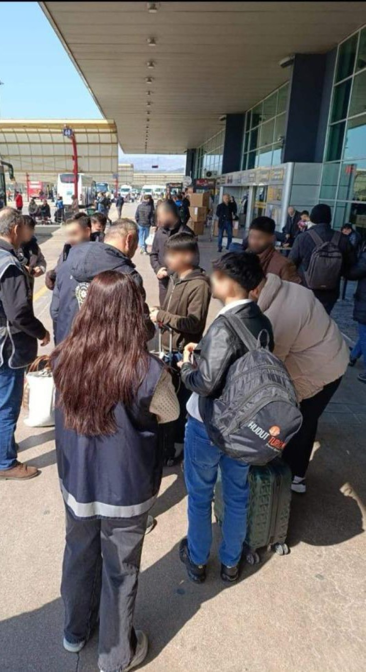 Bursa’da kaçak göçmen baskını! -Bursa Hayat-3