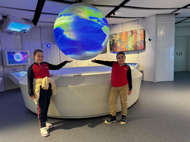 Bursa'da bilimle büyüyen nesiller GUHEM'de uzayı keşfetti - Bursa Hayat Gazetesi-4