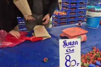 80 TL'lik çileğe yoğun ilgi