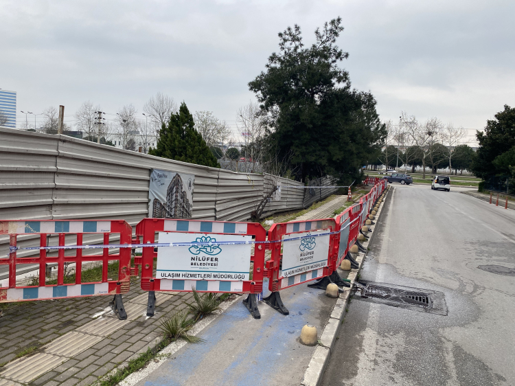 Nilüfer Belediyesi, çöken yol için acil müdahale etti!-Bursa Hayat-2