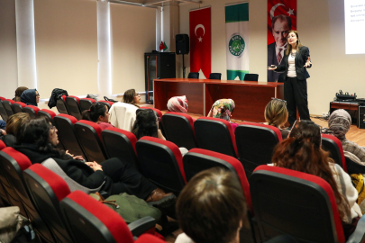 Bursa’da ebeveynlere akran zorbalığı semineri