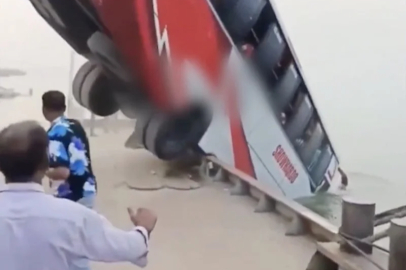 Başkent Dakka yakınlarında korkunç kaza: 24 kişi hayatını kaybetti!