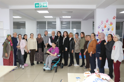 Bursa BUSADER’den spastik çocuklar hastanesine ziyaret