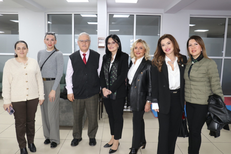 Bursa BUSADER’den spastik çocuklar hastanesine ziyaret - Bursa Hayat Gazetesi-2