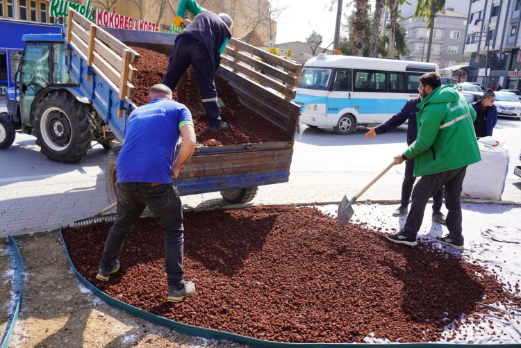Orhangazi’de kurakçıl peyzajla su tasarrufu ve estetik bir arada - Bursa Hayat Gazetesi-2