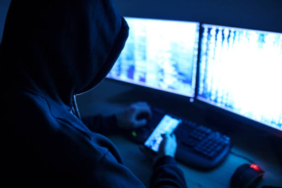Siyah şapkalı 7 hacker yakalandı: 20 milyon kişinin verisi ellerinde