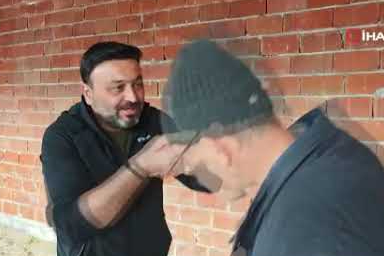 Vatandaşın çiftlik sahibi ile kurban pazarlığı renkli görüntüler oluşturdu