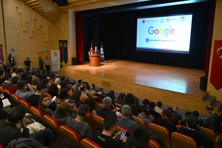 Anadolu Üniversitesi’nde Dijital Habercilik ve Yapay Zekâ Eğitimi düzenlendi-Bursa Hayat-5