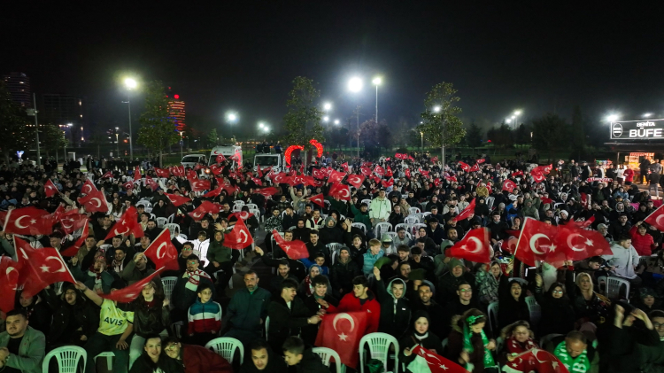 Bursa, A Milli Takım’ın zaferine ortak oldu! -Bursa Hayat-2
