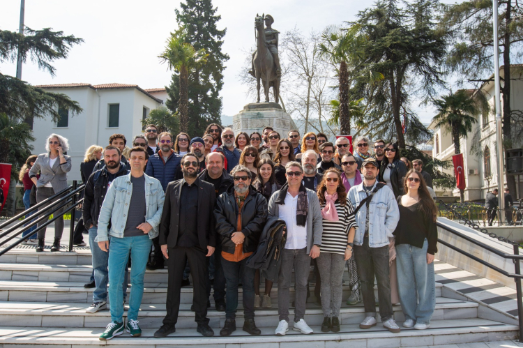 27 Mart Dünya Tiyatro Günü Bursa’da sanatla birlikte anıldı - Bursa Hayat Gazetesi-2