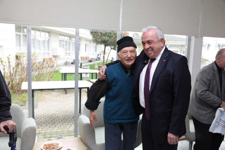 Başkan Şadi Özdmir’den Nilüfer huzurevlerinde sıcak buluşma - Bursa Hayat Gazetesi-4