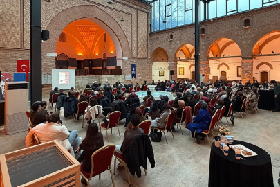 Bursa'da kadınların vakıf geleneğine katkısı panelde masaya yatırıldı