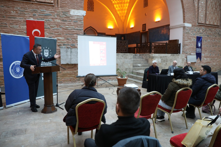 Bursa'da kadınların vakıf geleneğine katkısı panelde masaya yatırıldı - Bursa Hayat Gazetesi-4