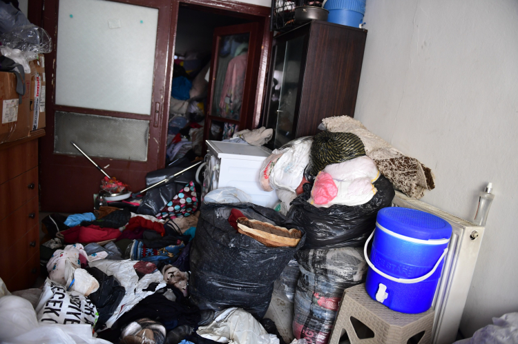 Bursa Osmangazi’deki çöp ev mahkeme kararıyla temizlendi - Bursa Hayat Gazetesi-4