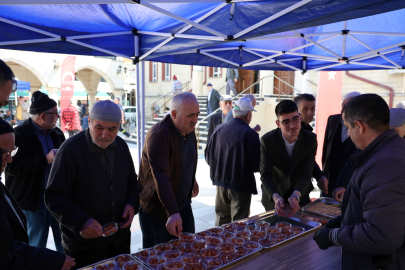 Merhum Muhsin Yazıcıoğlu anısına lokma hayrı